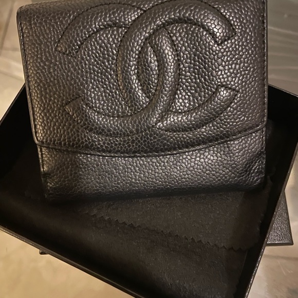 Chanel caviar bifold wallet - Picture 6 of 11